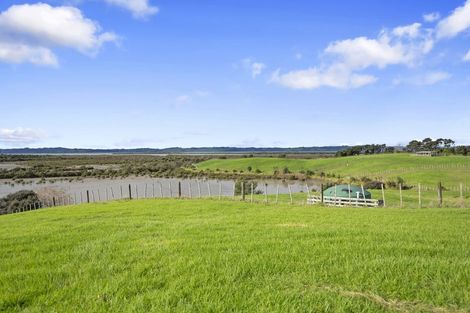 Photo of property in 68d Tuparekura Road, South Head, Helensville, 0874