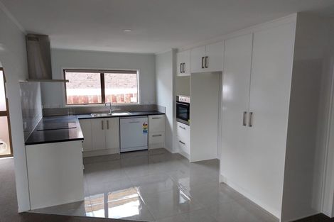 Photo of property in 4 Banksia Place, Goodwood Heights, Auckland, 2105