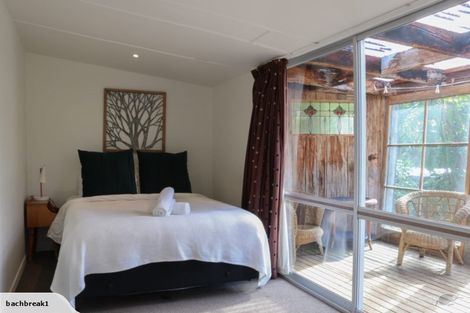 Photo of property in 25 Donnelly Street, Oakura, 4314