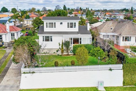 Photo of property in 30 Queen Street, Te Puke, 3119