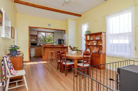 Photo of property in 18 Albert Street, Dannevirke, 4930