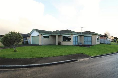 Photo of property in 2 Ettrick Lane, Papakura, 2110