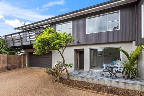 Photo of property in 2/50a Taharoto Road, Takapuna, Auckland, 0622