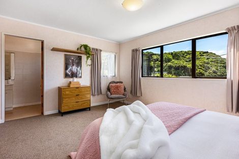 Photo of property in 17 Shackle Lane, Whitby, Porirua, 5024