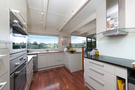 Photo of property in 51 Kent Terrace, Riverhead, 0820