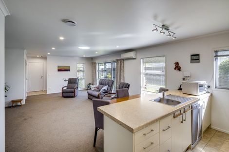 Photo of property in 4 Mcnaughton Place, Onekawa, Napier, 4110