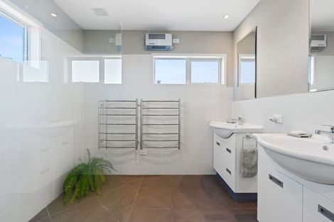 Photo of property in 10 Sampson Avenue, Waiwhakaiho, New Plymouth, 4312