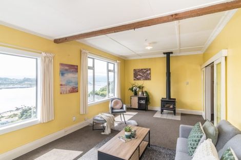 Photo of property in 24 Hungerford Road, Lyall Bay, Wellington, 6022