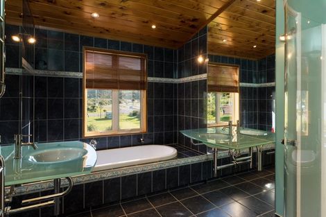 Photo of property in 27 The Parade, Okiwi Bay, French Pass, 7193