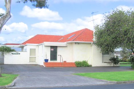 Photo of property in 1 Tamaki Bay Drive, Pakuranga, Auckland, 2010