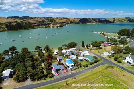 Photo of property in 6 Bonham Street, Pahi, Paparoa, 0571