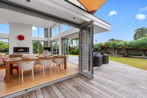 Photo of property in 9 Paraoa Crescent, Omaha, 0986