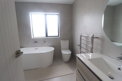 Photo of property in 18b Edgware Road, West Harbour, Auckland, 0618