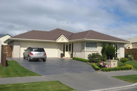 Photo of property in 6 Dinglebay Place, Casebrook, Christchurch, 8051