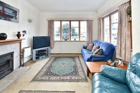 Photo of property in 2 Waiwera Avenue, Parakai, 0830