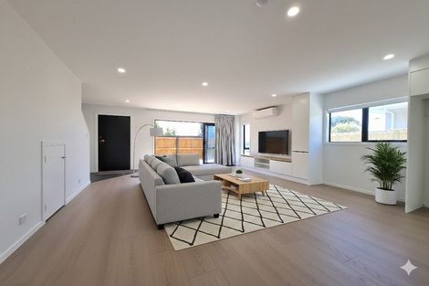 Photo of property in 72a Ocean View Road, Northcote, Auckland, 0627