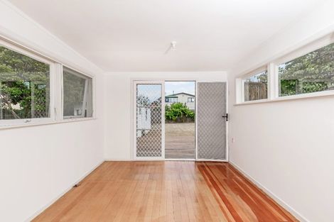 Photo of property in 37 Batkin Road, New Windsor, Auckland, 0600