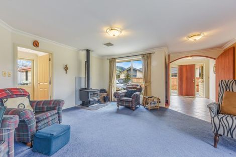 Photo of property in 12 Glentui Place, Waikawa, Picton, 7220