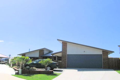 Photo of property in 24 Madeleine Terrace, Papamoa Beach, Papamoa, 3118