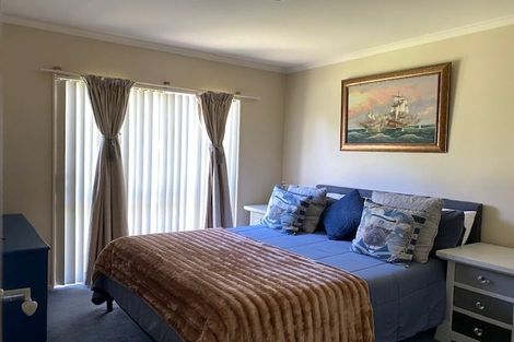 Photo of property in 11a Coubray Place, Botany Downs, Auckland, 2010