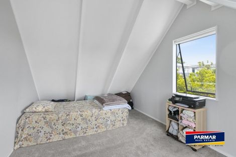 Photo of property in 2/23 Park Road, Glenfield, Auckland, 0629