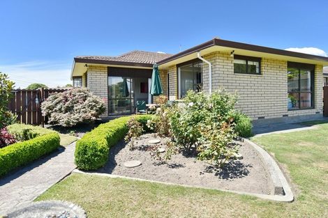 Photo of property in 2 Fiona Place, Hei Hei, Christchurch, 8042