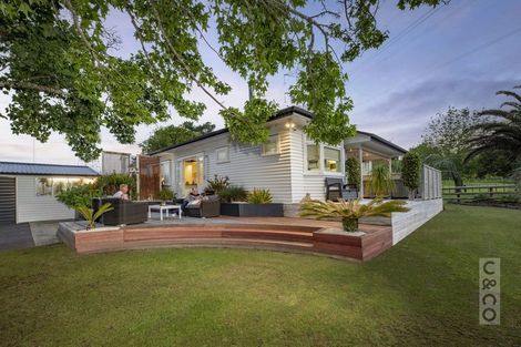 Photo of property in 1239 Peak Road, Helensville, 0875