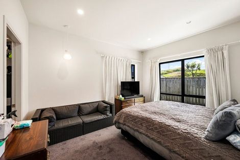 Photo of property in 11 Cabbage Tree Grove, Woodridge, Wellington, 6037