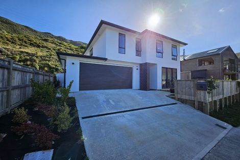 Photo of property in 16 Porokaiwhiri Street, Crofton Downs, Wellington, 6035