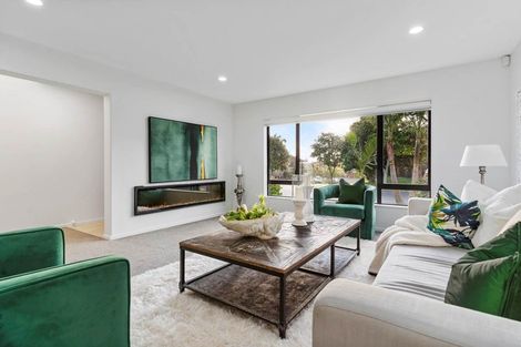 Photo of property in 1 Coachman Drive, Flat Bush, Auckland, 2016