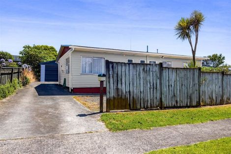 Photo of property in 15 Camellia Avenue, Bell Block, New Plymouth, 4312