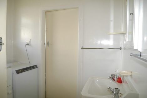 Photo of property in 6 Eruini Street, Waikanae Beach, Waikanae, 5036