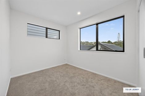 Photo of property in 27 Jandell Crescent, Bucklands Beach, Auckland, 2014