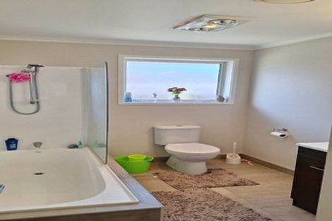 Photo of property in 18 Poulson Grove, Trentham, Upper Hutt, 5018