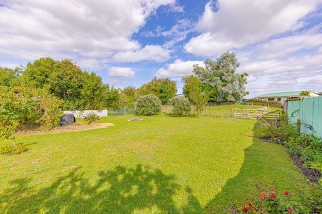 Photo of property in 64 Wikitoria Road, Putiki, Whanganui, 4501