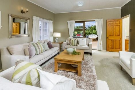 Photo of property in 10 Louvain Place, Greenhithe, Auckland, 0632