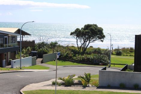 Photo of property in 14 Hamblyn Street, Strandon, New Plymouth, 4312