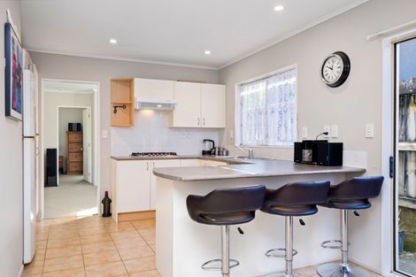 Photo of property in 11 Dawn Place, Waiuku, 2123