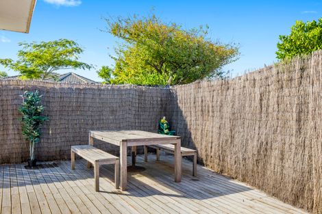 Photo of property in 11 Dawn Place, Waiuku, 2123