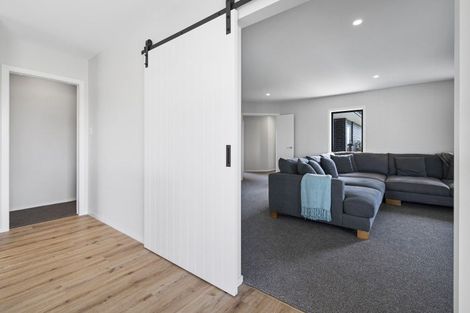 Photo of property in 539 Cemetery Road, Sanson, Palmerston North, 4479