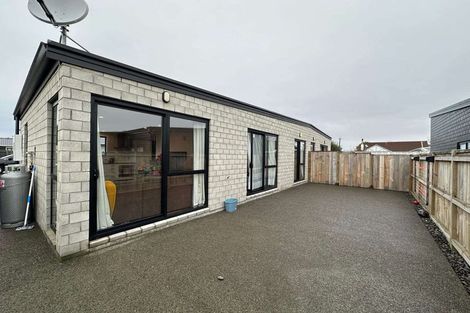 Photo of property in 28a Sussex Street, Levin, 5510