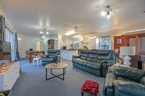 Photo of property in 37 Peters Avenue, Cloverlea, Palmerston North, 4412