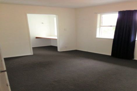Photo of property in 8 Easton Park Parade, Glenfield, Auckland, 0629