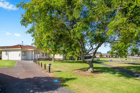 Photo of property in 11 Dawn Place, Waiuku, 2123