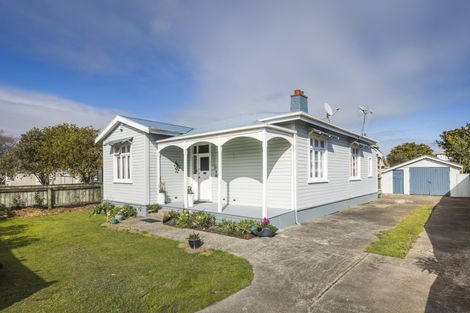 Photo of property in 18 Bryant Street, Takaro, Palmerston North, 4412