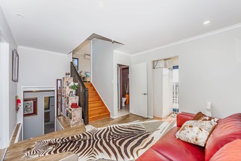 Photo of property in 34b Shakespear Road, Army Bay, Whangaparaoa, 0930