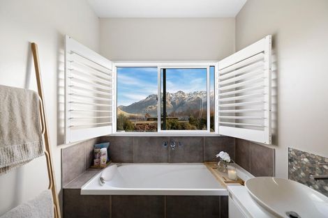 Photo of property in 2 Tasman Terrace, Drift Bay, Queenstown, 9371