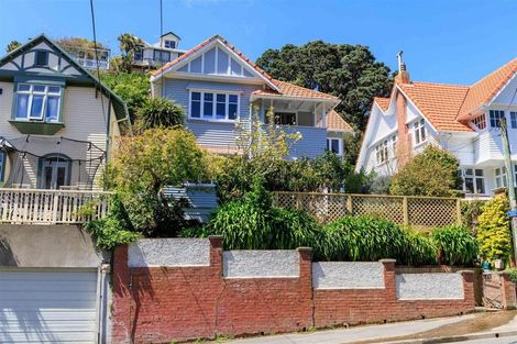 Photo of property in 11 Glen Road, Kelburn, Wellington, 6012