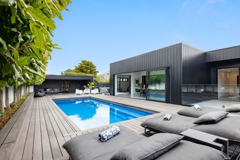 Photo of property in 7 Wrybill Way, Point Wells, 0986