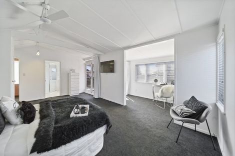 Photo of property in 1/195 Fisher Parade, Farm Cove, Auckland, 2012